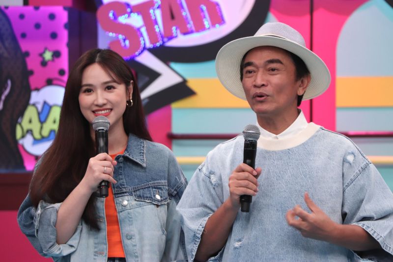 ▲吳宗憲（右）為女兒Sandy（左）抱不平。（圖／中天綜合台提供）