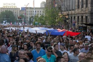 塞爾維亞首都示威擴大　演成全面反政府活動
