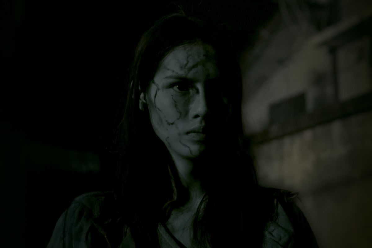 ▲泰國女鬼《幽魂娜娜：重生》強勢回歸，「歷代最驚悚娜娜」由普萊詹塔甘演出，這次不再苦情。（圖／車庫）