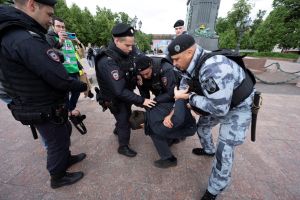 俄反對派領袖「獄中」過47歲生日！逾百名支持者上街遭逮
