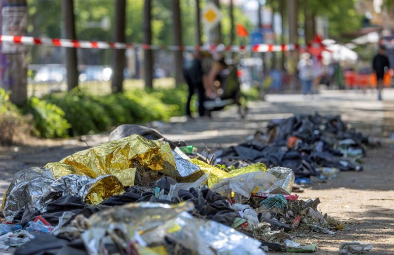 ▲德國東部城市萊比錫（Leipzig）週末爆發警民衝突，示威群眾設置路障、縱火焚燒，導致數十人受傷。（圖／美聯社／達志影像）