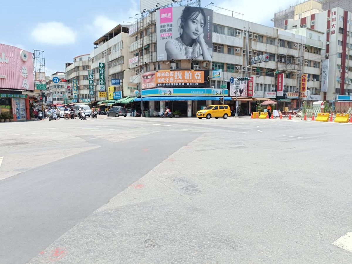 ▲捷運局表示，憲政路與大順路交維改道路口縮減並禁止左轉。（圖／高市府捷運局提供）