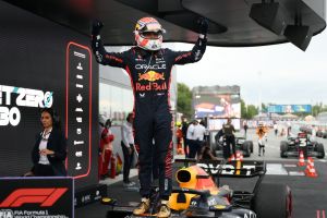 極速領先！Red Bull車隊Verstappen以24秒優勢獲勝、奪賽季第五冠
