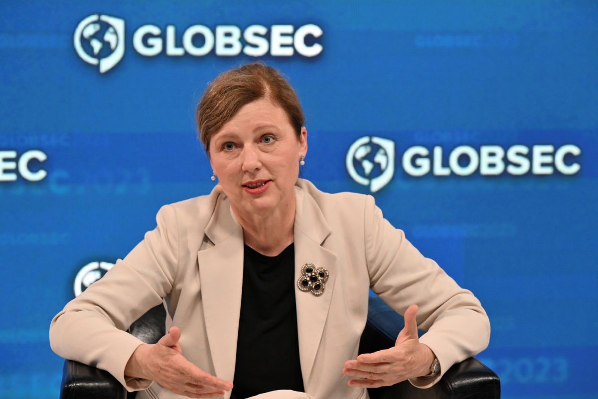 ▲歐盟執委會副主席喬霍瓦在與谷歌、微軟等網路和廣告業界會面後表示，歐盟將與業界討論針對生成式AI的行為守則。資料照。（圖／美聯社／達志影像）