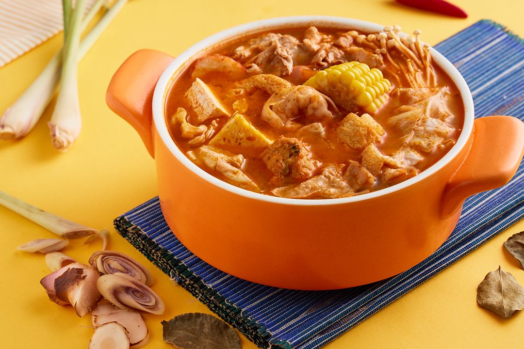 ▲王品旗下「12MINI快煮鍋」接連開3家門店，新門店限定快閃開幕慶，超人氣「泰式酸辣鍋」限量第2鍋半價。（圖／王品集團提供）