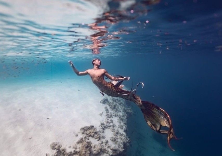 ▲張逸先過去是雲門舞集的舞者，雖因傷離開，但在海中仍繼續表演。張逸先提供