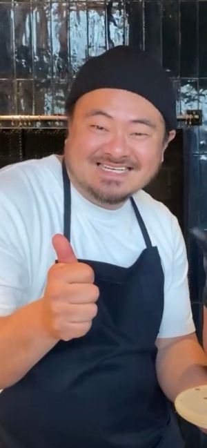 ▲與廣末涼子爆發不倫戀的已婚主廚鳥羽周作外型狂野不羈。(圖/翻攝鳥羽周作IG) ▲與廣末涼子爆發不倫戀的已婚主廚鳥羽周作外型狂野不羈。(圖/翻攝鳥羽周作IG)
