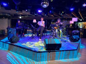 ▲Brown Sugar最新力作「5oz Taipei」音樂酒吧，重返信義區每晚開唱。（圖／記者蕭涵云攝）