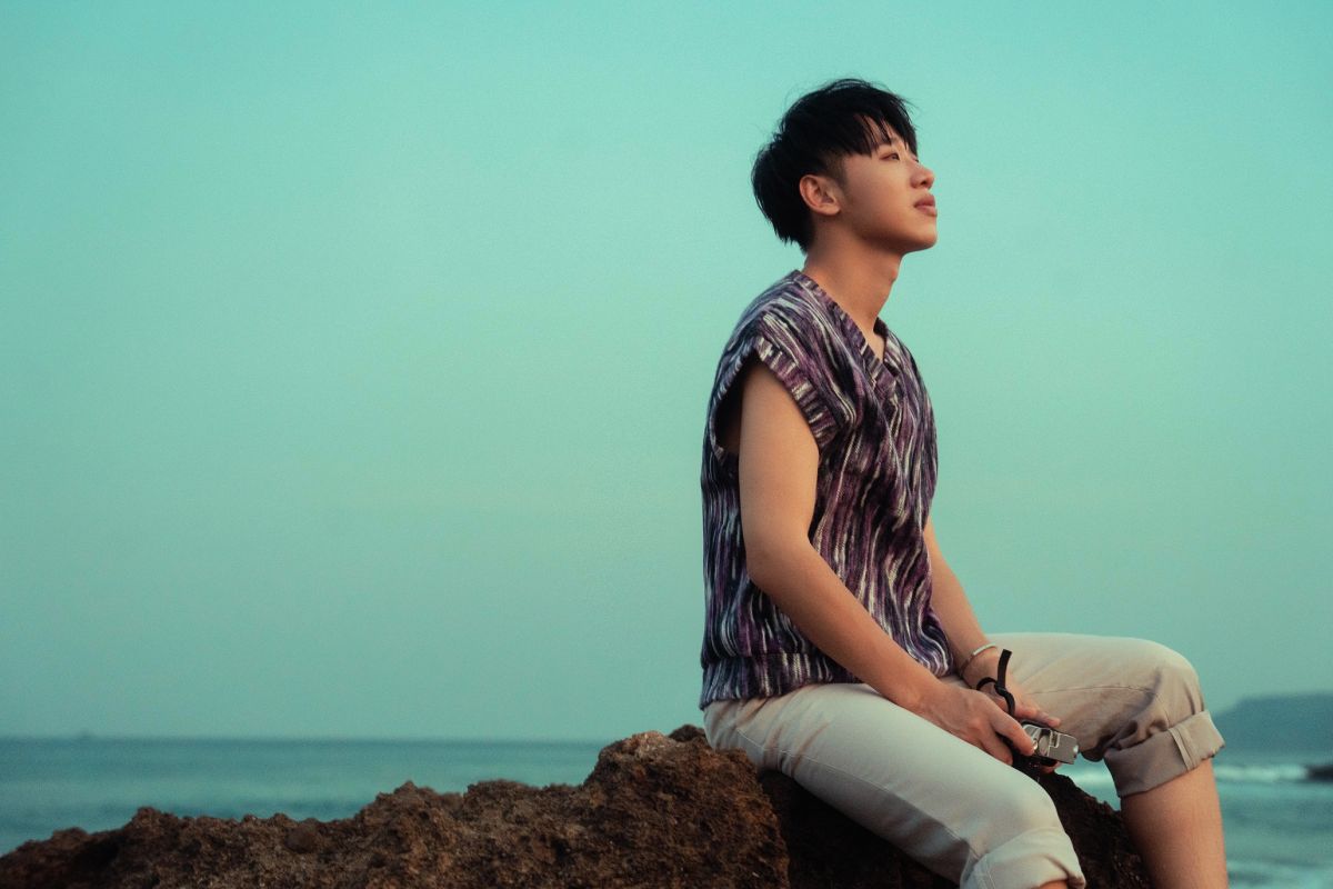 ▲小賴去年陷入自我懷疑的低潮，罕見鬆口透露內心想法，直言被檢視著聲量、流量、話題討論度，讓他漸漸失去開心的本質。（圖／日向創意提供）