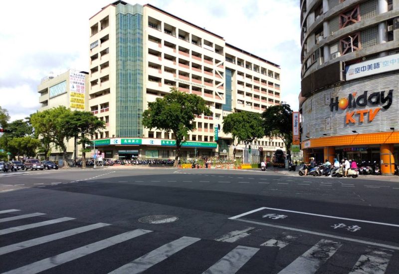 ▲輕軌施工期間大順路維持雙向各二線車道通行、建工路則縮減為1混合車道。（圖／高市府捷運局提供）