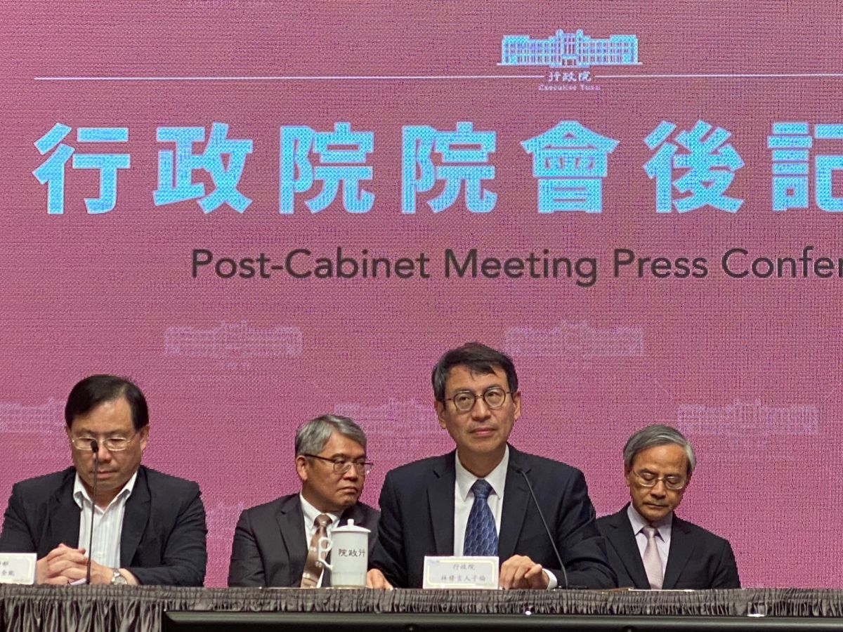 ▲內政部於行政院會報告3萬元房貸補貼情況，目前突破42萬人申請，首批通過審核最快下月撥款。（圖／記者陳威叡攝，2023.06.08）