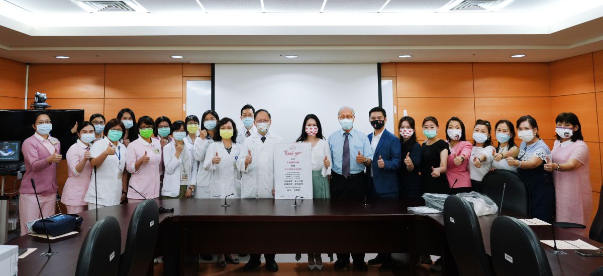 ▲生麗國際五度攜手台大兒童醫院，累計捐贈1178萬醫療儀器，由李旺祚院長率領醫護團隊致贈感謝狀。（圖／品牌提供）