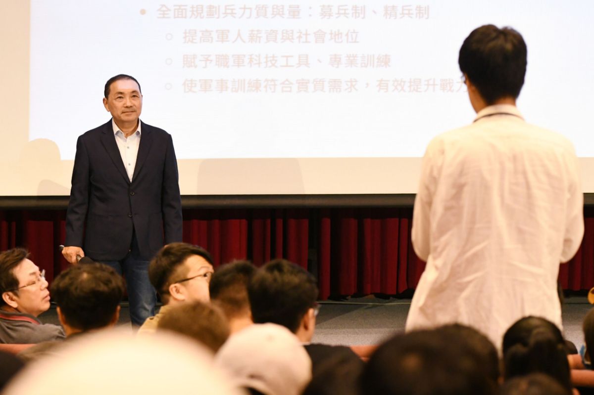 ▲侯友宜與政大學生對談，學生犀利提問，侯友宜也直球對決。（圖／記者林調遜攝，2023.6.8）