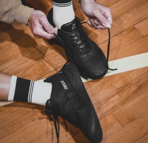 ▲本土球鞋品牌DEUX日前發出聲明，宣布結束4年的營運。（圖/DEUX臉書）