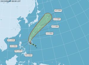 ▲路線會在琉球海域往北、東北移動遠離台灣，對台灣無直接影響。（圖／中央氣象局）