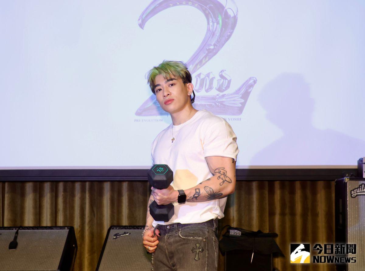 ▲「行走的春藥」Tyson Yoshi曾經因為臭臉被古惑仔大叔罵，他只能馬上向對方道歉。（圖／記者陳明中攝）