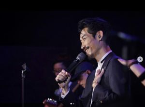 ▲陳竹昇在47歲這年推出人生首張台語創作專輯《換場》，以貼近生活日常的歌曲打進所有聽者的心房。 （圖／翻攝自陳竹昇IG）
