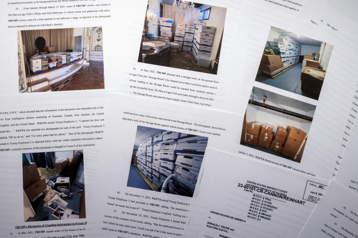 ▲前美國總統川普遭聯邦檢察官指控在佛羅里達州海湖俱樂部（Mar-a-Lago）寓所非法持有美國核子和國防機密文件，遭控37項罪名。（圖／美聯社／達志影像）