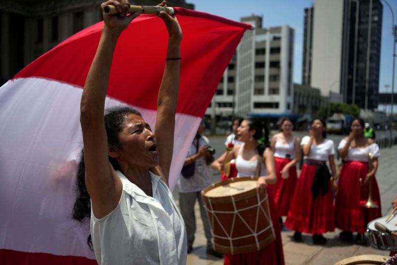 ▲祕魯監察員辦公室表示，單是在今年1月至4月期間，秘魯就有超過3400名女性被被通報失蹤。圖為國際婦女節時，秘魯婦女上街遊行。（圖／美聯社／達志影像）