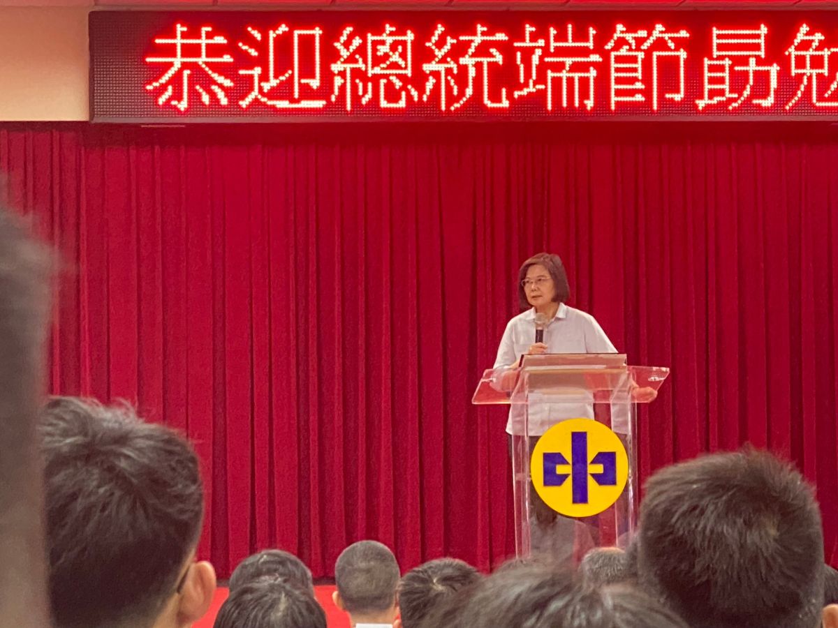 ▲總統蔡英文今日下午前往桃園勗勉國防大學理工學院，期盼學生不斷精進自我，未來投入第一線研發行列，為國家厚植國防科研能量。（圖／記者陳威叡攝，2023.06.12）