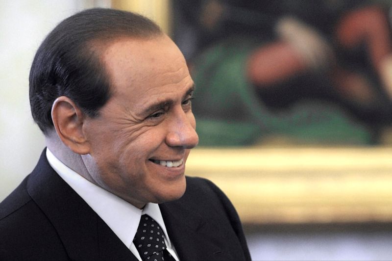 ▲義大利前總理貝魯斯柯尼（Silvio Berlusconi）的發言人今天向法新社證實，貝魯斯柯尼已經辭世，享壽86歲。貝魯斯柯尼生前重塑義大利政壇和文化界樣貌，並曾經歷多場官司和性醜聞。（圖／美聯社／達志影像）