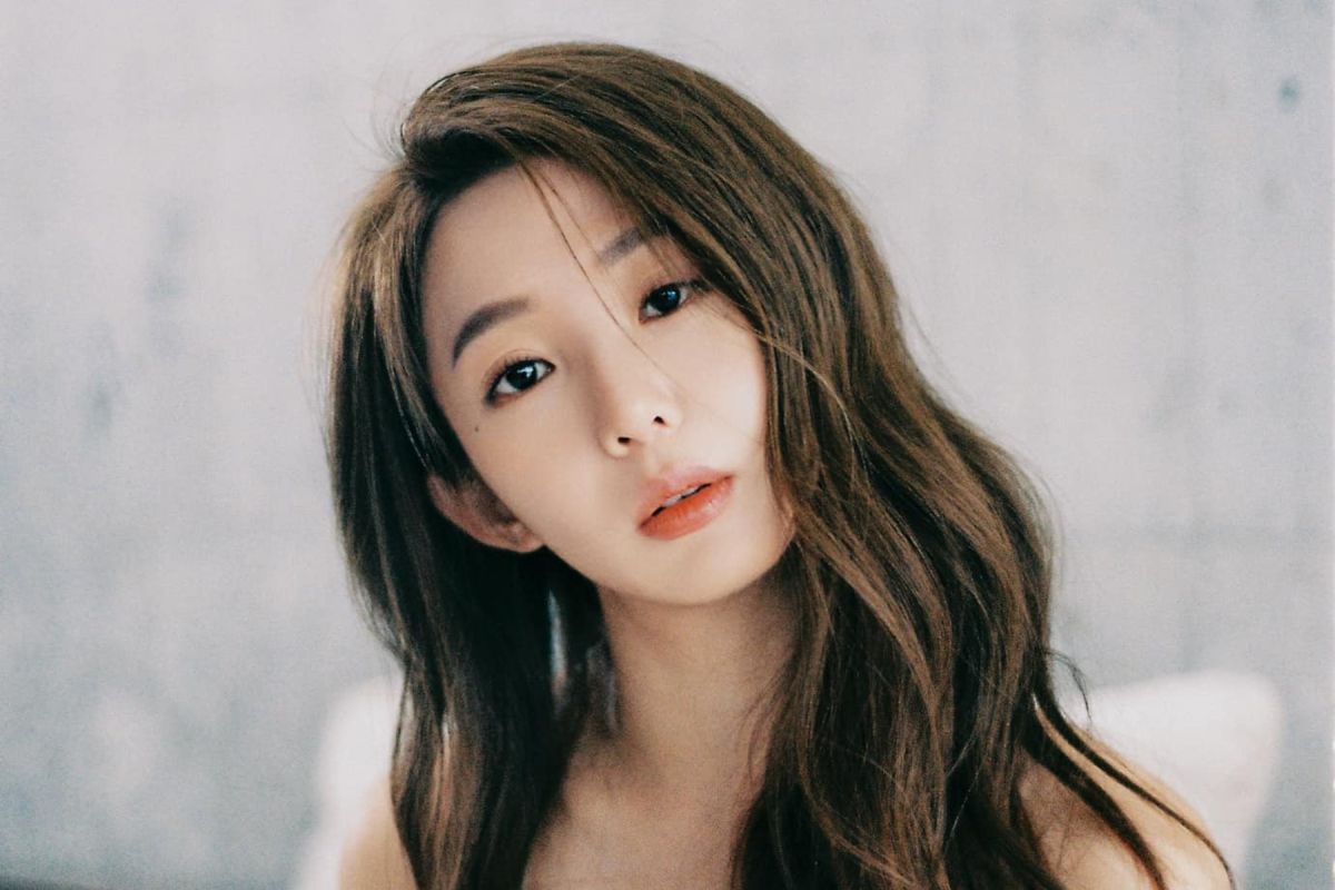 ▲郭書瑤在IG限時動態羞喊要見男朋友，新歡身分也隨之曝光，原來是閨密劉品言特地飛去新加坡幫她過生日。（圖 ／郭書瑤臉書）