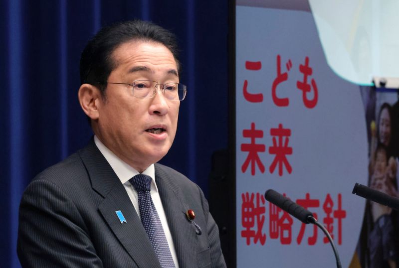 ▲日本首相岸田文雄於今年6月公布一系列少子化應對措施,移工政策也是其中一環。(圖/美聯社/達志影像)