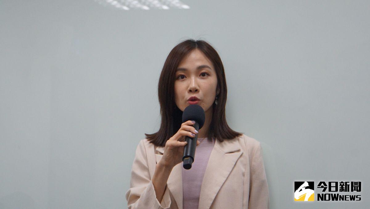 ▲民眾黨發言人楊寶楨受訪表示，民眾黨沒有收到「網路」或「實體」的邀請函。（圖／記者呂炯昌攝）