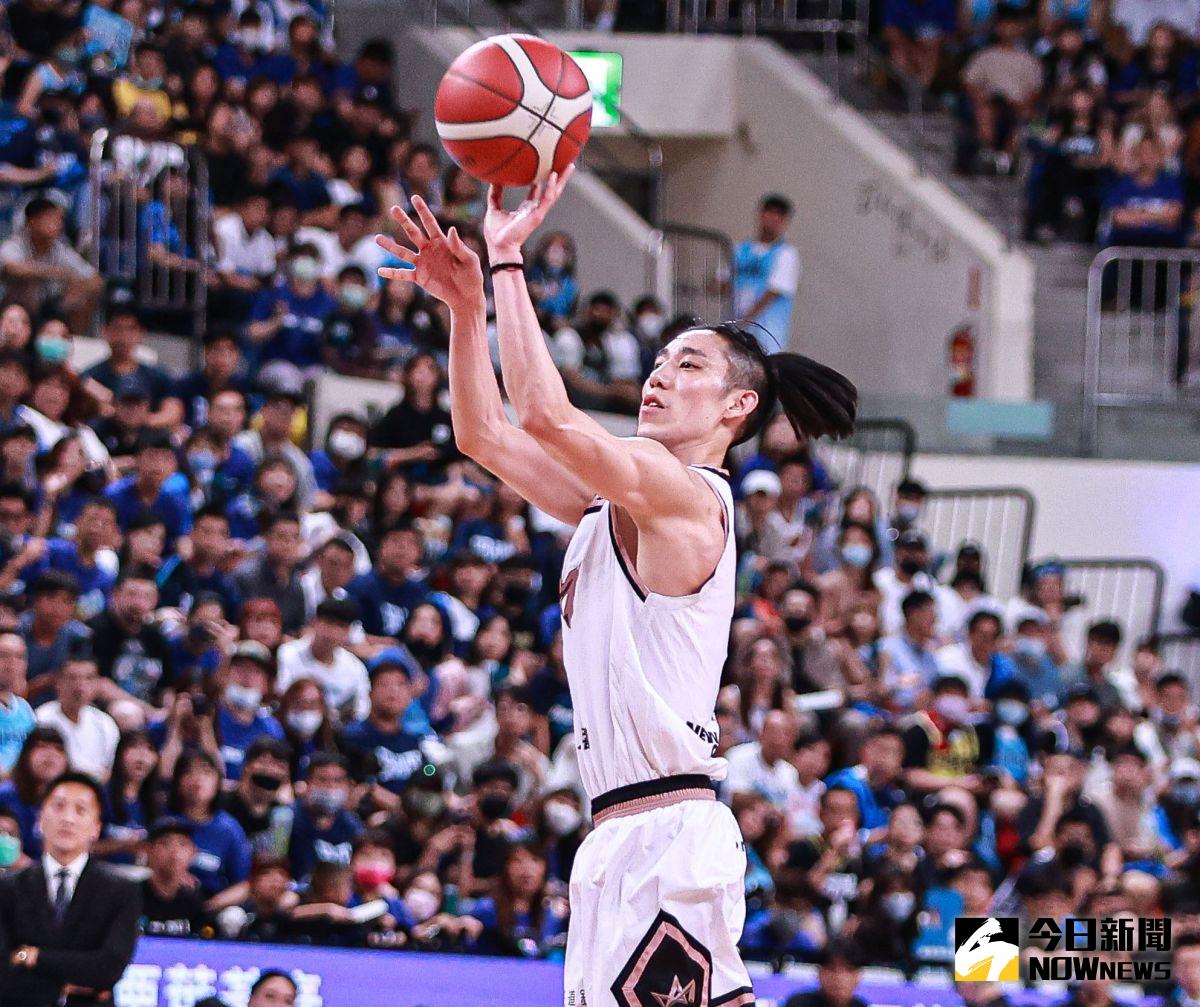 ▲新北國王後衛林書緯繳出16分、10助攻和8籃板，全隊5人得分上雙，率隊止敗。（圖／資料照，記者葉政勳攝 ）