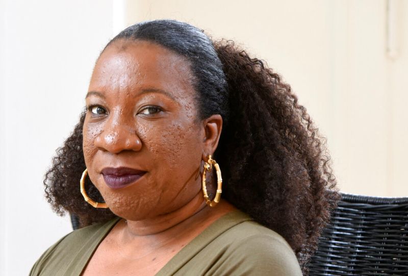 ▲社運人士伯克(Tarana Burke)在2006年最先提出「MeToo」這個詞,用來替曾遭到性侵的女性發聲、給予支持,並籌拍了一部名為「MeToo」的紀錄片。(圖/美聯社/達志影像)