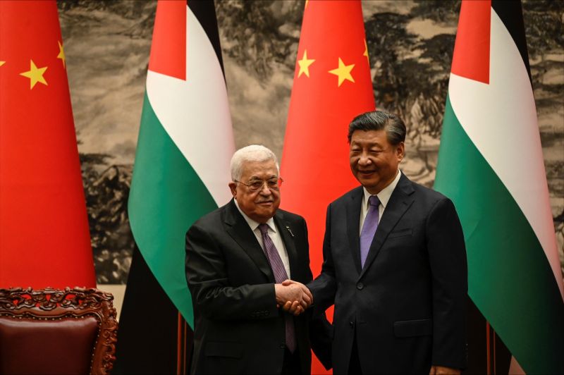 ▲習近平14日在人民大會堂與到訪的巴勒斯坦總統阿巴斯（Mahmoud Abbas）舉行會談，提出關於巴勒斯坦問題的3點主張，並宣布兩國建立戰略夥伴關係。（圖／美聯社／達志影像）