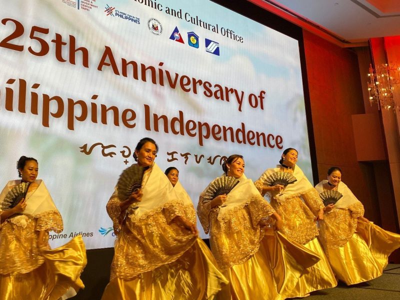 ▲菲律賓在台社團表演菲國傳統舞蹈。（圖／外交部）