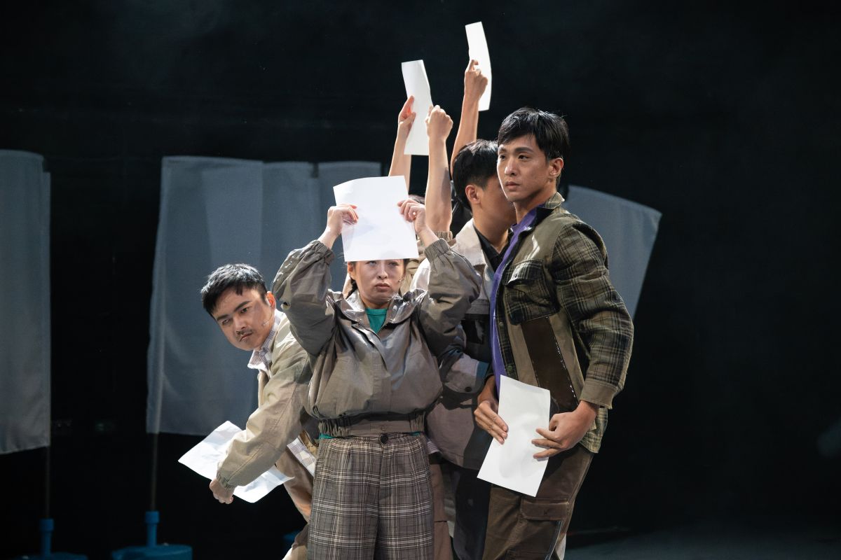 ▲《在大道與廣場之間遇到一頭大象》透過視障舞者、明眼舞者共創「非視覺舞蹈」，今（16）日至18日在國家兩廳院實驗劇場登場。（圖／張震洲攝影，國家兩廳院提供）