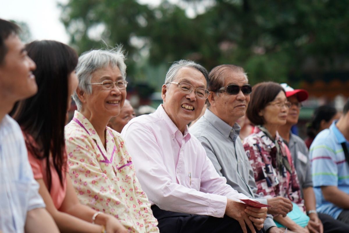 ▲宏碁集團創辦人施振榮（圖中）說，過去他拚事業拚到心血管疾病上身，現在退休只好補修健康與家庭的學分。（圖／擷取自施振榮Stan哥臉書）