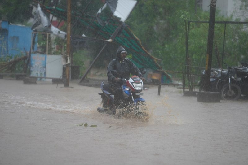▲印度當局與媒體今天表示，印度北部各地下起大豪雨，引發山崩與暴洪，造成至少22人罹難。（圖／美聯社／達志影像）