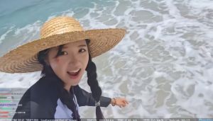 企鵝妹到墾丁換泳裝下海！爽玩水上活動　一聽「實際收費」超驚訝
