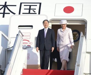 日本天皇赴印尼「國際友好」訪問　睽違20年與皇后一同出國
