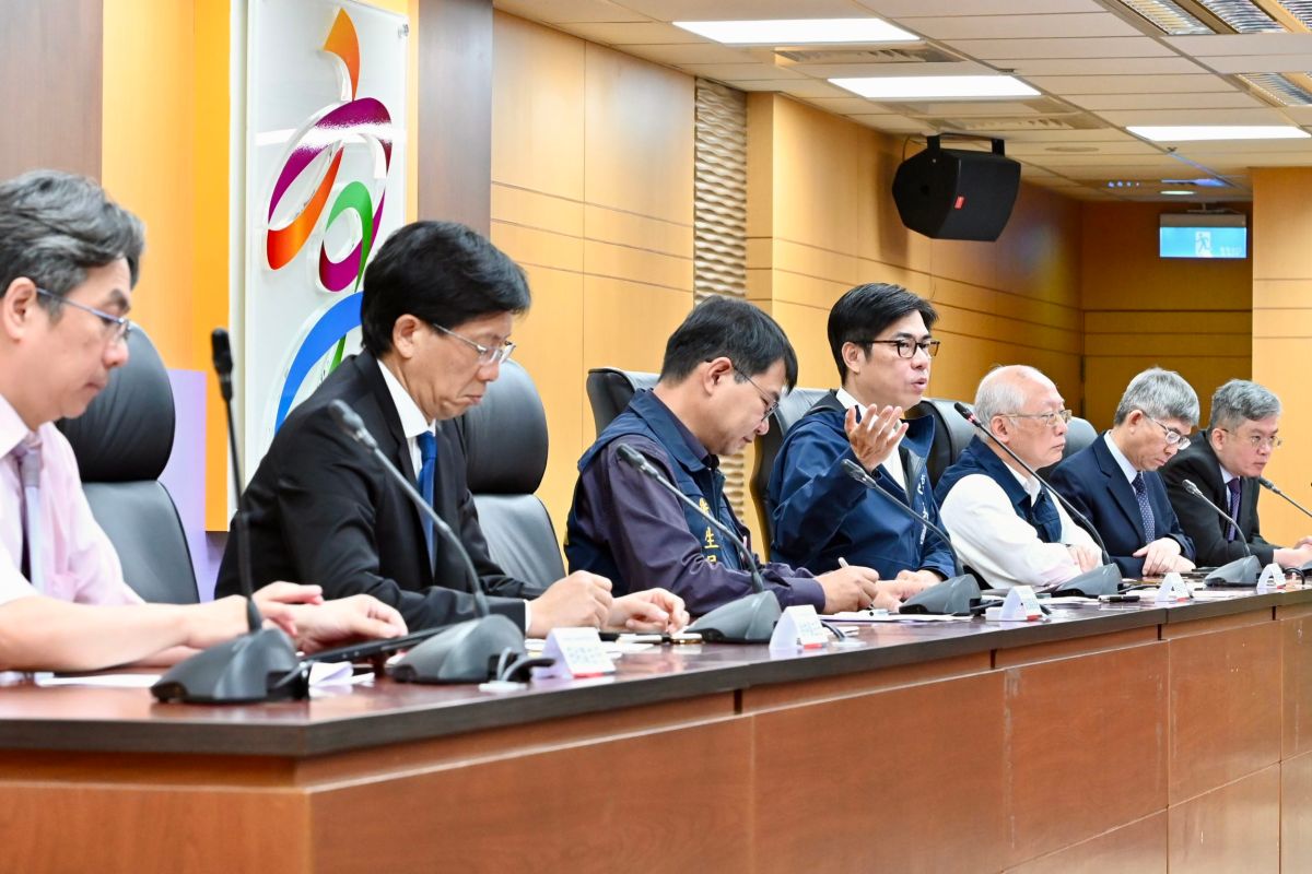 ▲新北餵藥案藍營甩鍋高雄市長陳其邁，綠營批國民黨圍魏救趙無良護航黨，對此，陳其邁特別偕同衛生局長黃志中及專家學者共同說明苯巴比妥管制藥物清查情況。(圖／高市府提供)