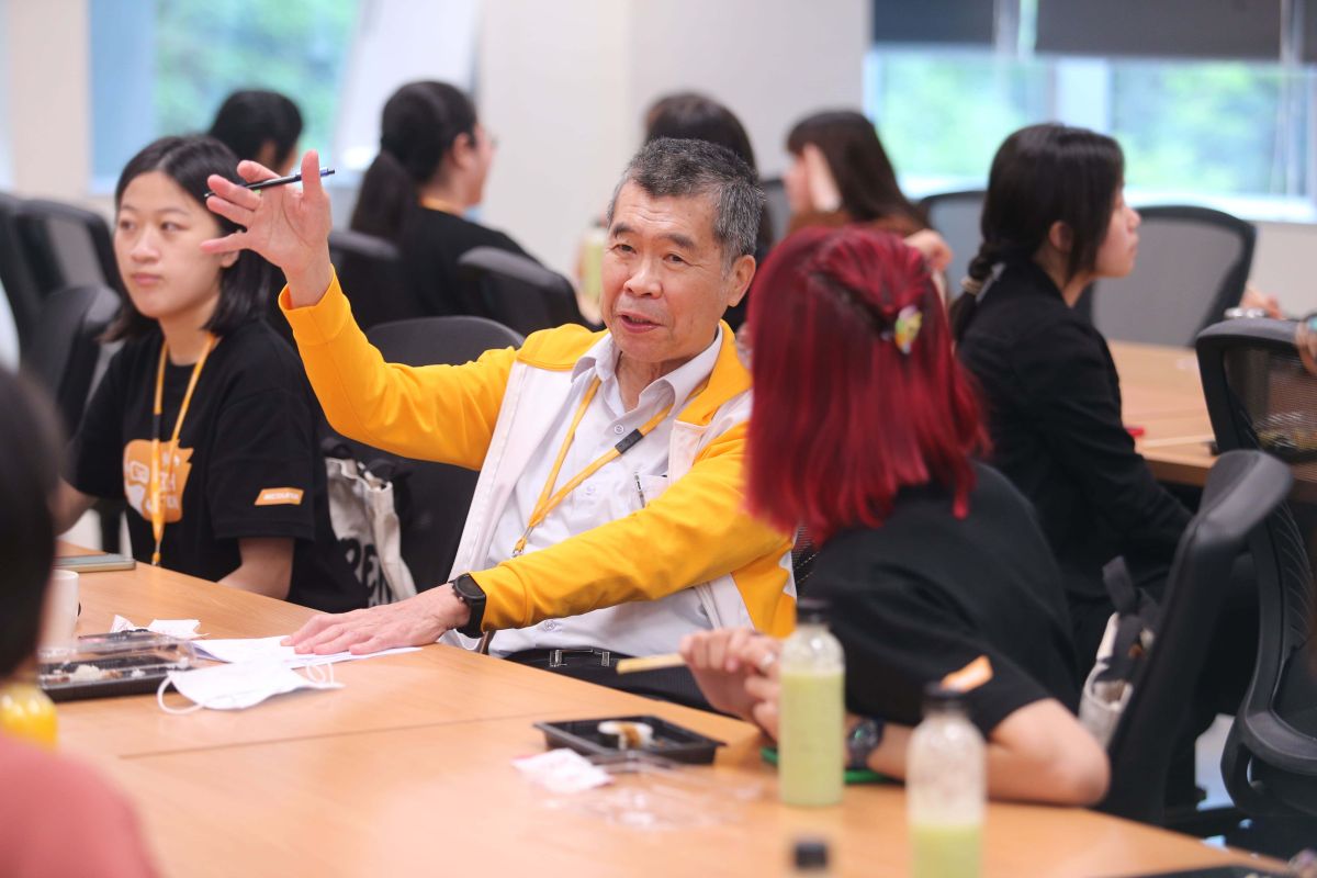 ▲聯發科董事長蔡明介勉勵女大學生，女性在職場上的表現相較於男生毫不遜色，值得去探索職涯中的各種發揮機會。（圖／聯發科提供）