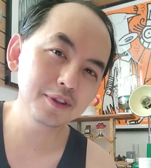 ▲黃子佼在道歉影片中,提到一名「姓陶的」藝人不斷八卦別人的事情,嗆她「妳煩不煩啊?」(圖/翻攝畫面) ▲黃子佼6月爆出性騷,他拍道歉影片,內容波及多位藝人,引起熱議。(圖/翻攝畫面)