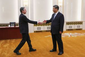 ▲中國國家領導人習近平與美國國務卿布林肯在北京人民大會堂展開對話。（圖／美聯社／達志影像）