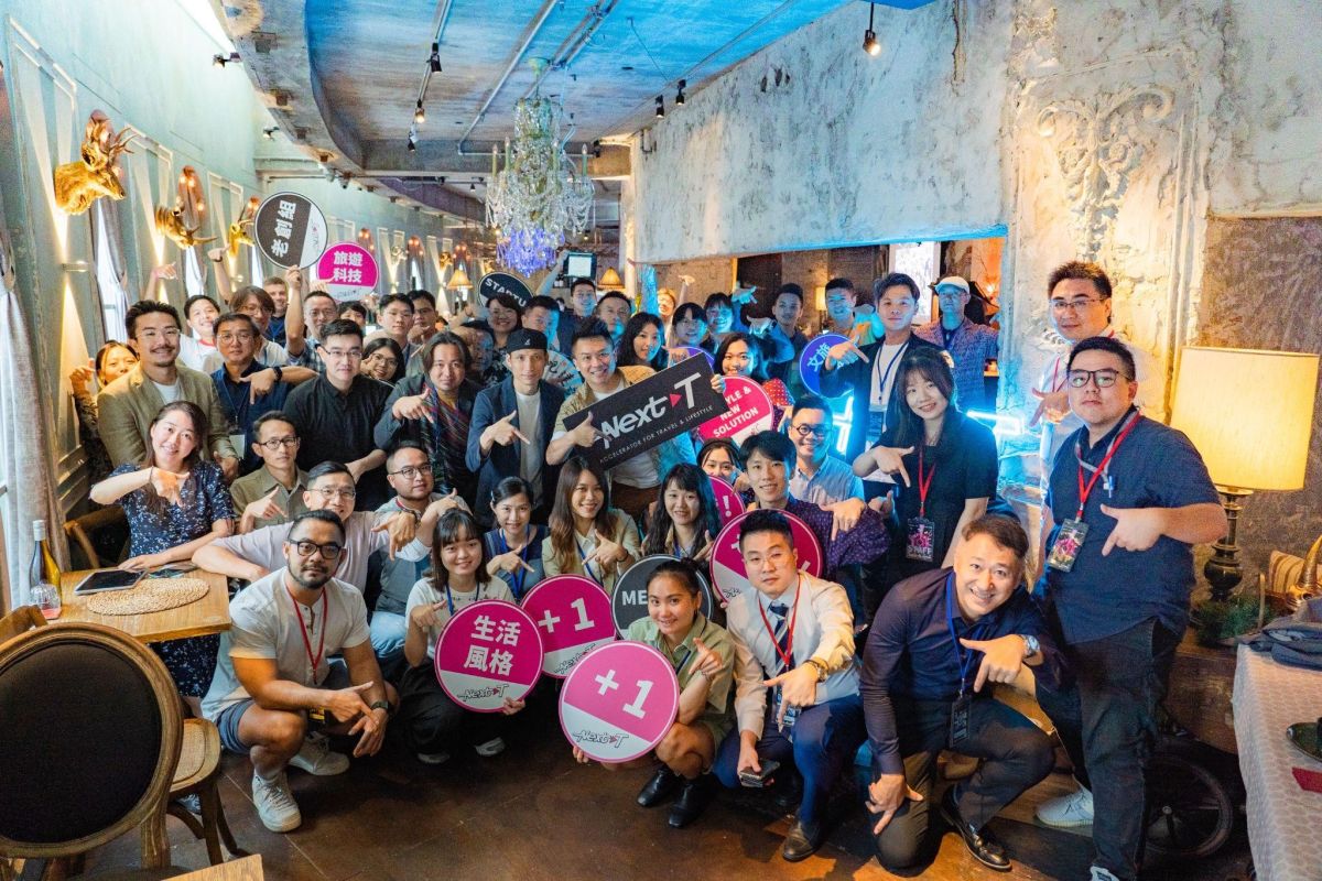 ▲第二屆雄獅「NextT旅創加速器」啟動，48支入圍團隊齊聚，一起按下台灣鏈結鍵。（圖／雄獅旅創育成公司提供）