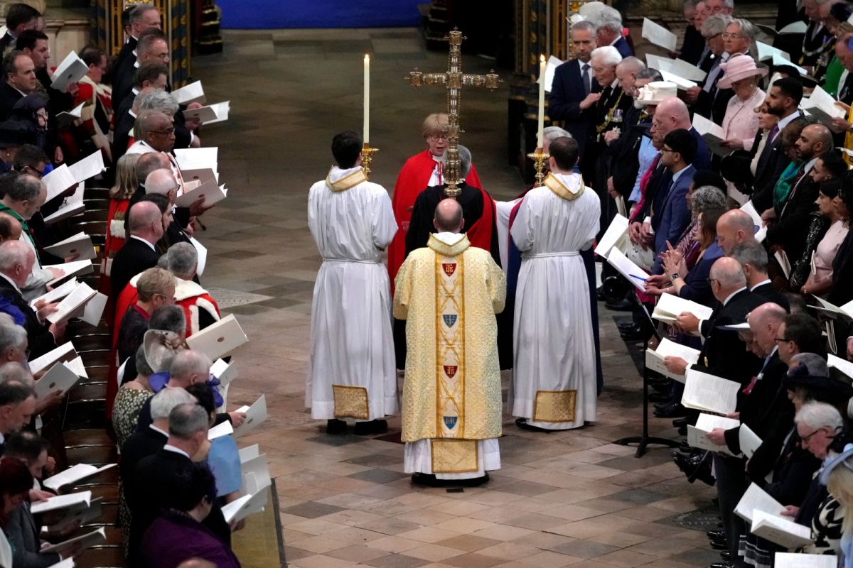 ▲龐大的通膨壓力讓英國的神職人員，也不得不提出加薪要求。資料照。（圖／美聯社／達志影像）