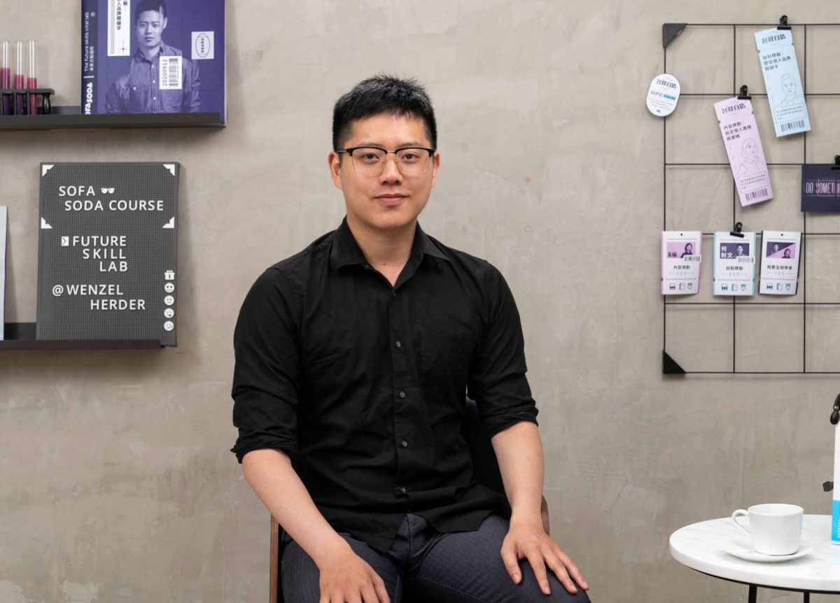 ▲知名作家、青年職涯教練何則文日前被黃姓合夥人指控性侵、誘拍裸照等等，本人2度發文澄清。（圖/何則文臉書）