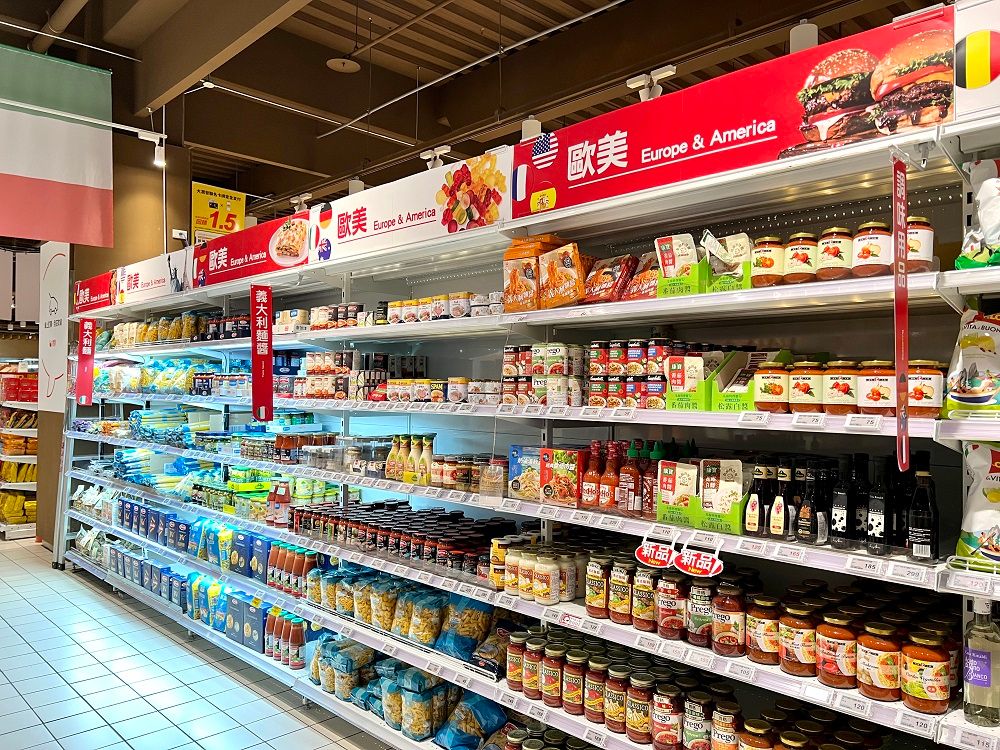 ▲端午連假將至，大潤發推出零食買1送1，家樂福冰棒、甜筒也買1送1。（圖／業者提供）