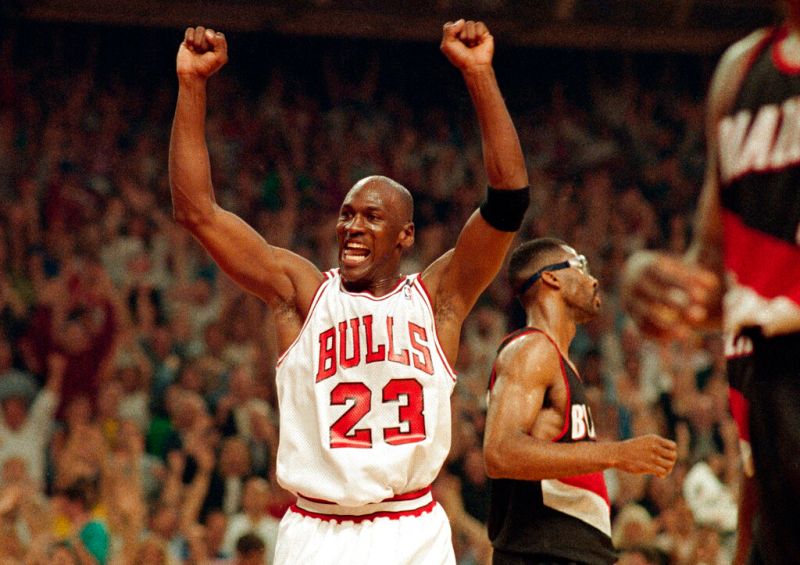 ▲「籃球之神」Michael Jordan曾因在家切雪茄而傷了手指。（圖／美聯社／達志影像）