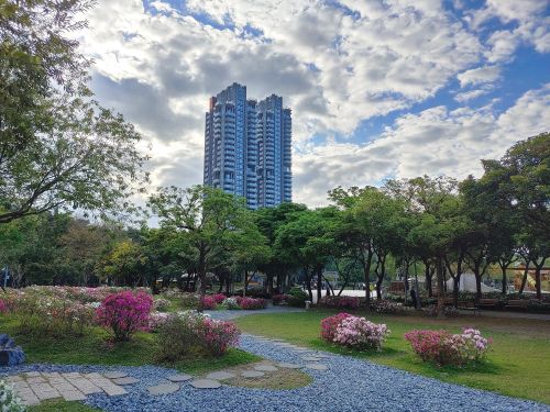 ▲台北大安區「OneParkTaipei元利信義聯勤」成為上半年豪宅王,每坪單價277萬元。(圖/台灣房屋提供) ▲台北大安區「OneParkTaipei元利信義聯勤」成為上半年豪宅王,每坪單價277萬元。(圖/台灣房屋提供)