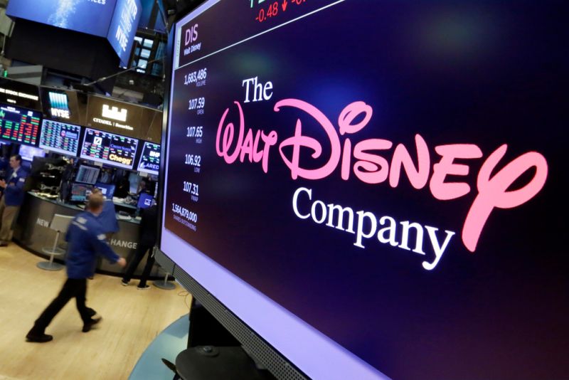 ▲迪士尼（Disney）執行長艾格13日在接受《CNBC》訪問時，提到了多項公司重組計畫，包括有意出售有線電視業務，以及減少製拍漫威與星際大戰相關的影視內容。（圖／美聯社／達志影像）