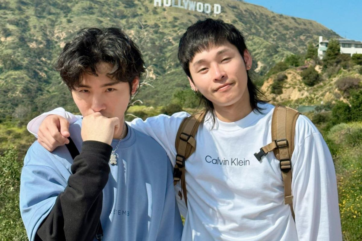 ▲展瑞（右）留言挺炎亞綸被罵爆，預定好的開球活動，也遭到兄弟球團取消。（圖 ／展榮展瑞臉書）