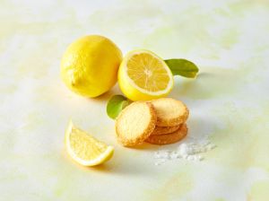 ▲YOKU MOKU全新鹽味檸檬脆餅。（圖／YOKU MOKU提供）
